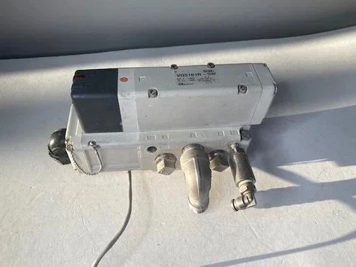 SMC VQ5101R-5W 5-Port Solenoid Valve with Manifold — primary product image