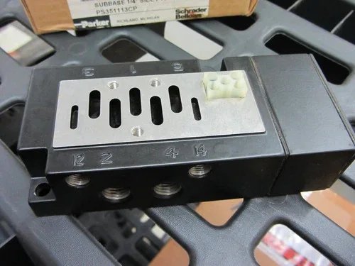 Parker PS351113CP Subbase 1/4" Side Ports Terminal Block — primary product image