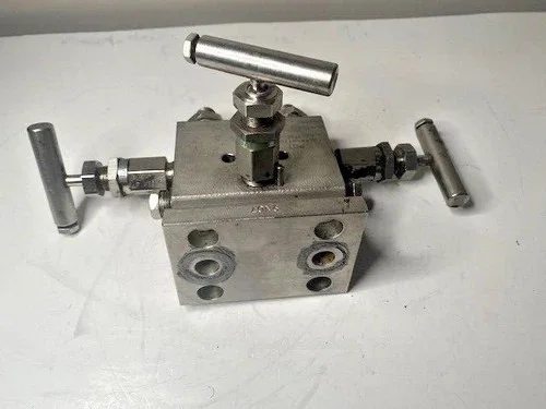 Parker PGI M-650SCG Transmitter Isolation Block & Bleed Valve 6000PSI SS — product image 3 of 4