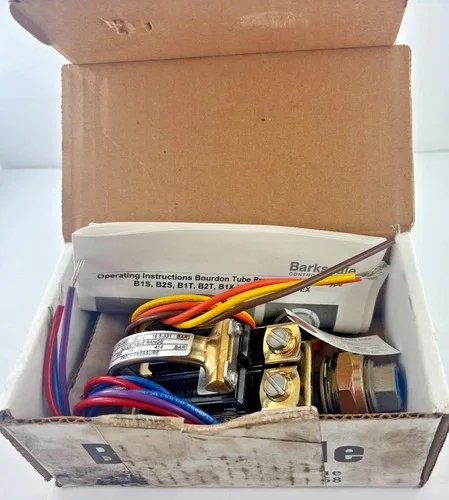Barksdale B2S-H48SS Bourdon Tube Pressure Switch — primary product image