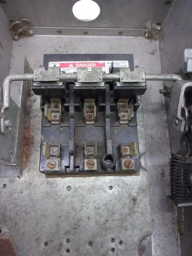ITE F321SS Heavy Duty Enclosed Fusible Safety Switch 30A 240V 3P NEMA 4 Stainless Steel — product image 5 of 8
