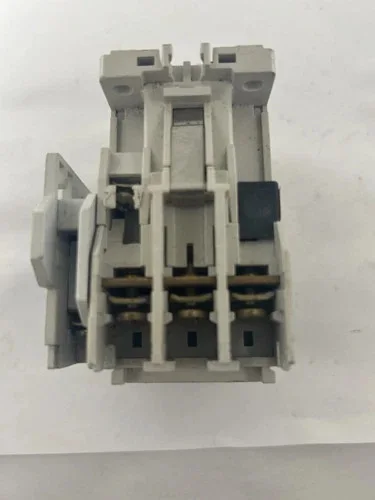 Cutler-Hammer CE15DNS3 Series B1 Freedom Series IEC Contactor with 120V Coil — product image 4 of 4