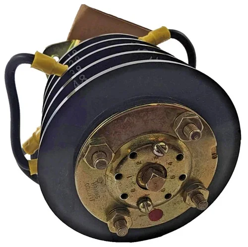 Electroswitch 74204PH Rotary Switch Pull To Lock Spring Return 4-Deck — product image 9 of 11