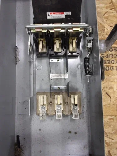 Siemens F354H Heavy Duty Safety Switch, 200A, 240V, 3-Pole, Fusible, NEMA 12 — product image 7 of 8