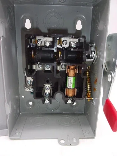 Siemens General Duty Safety Switch GF221N 30A 240V 2P Fusible NEMA 1 — product image 3 of 6