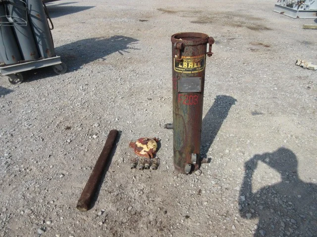 Crall Products Vertical Filter Separator Model 0-8-4-336, 8-5/8" x 42" — product image 7 of 9