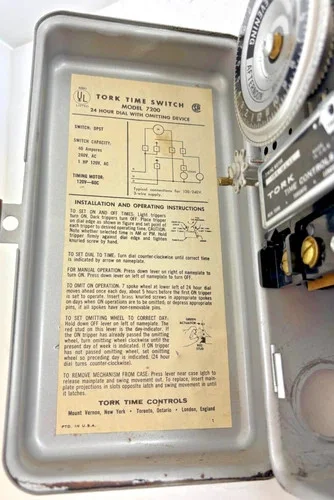 Tork 7200 24-Hour Dial Time Switch with Omitting Device — product image 4 of 4