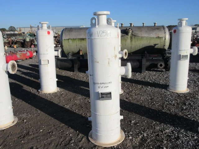 Atlantic Fabrication & Design SEPV-1604-720-3 Vertical Gas Scrubber, 16" x 4' — primary product image