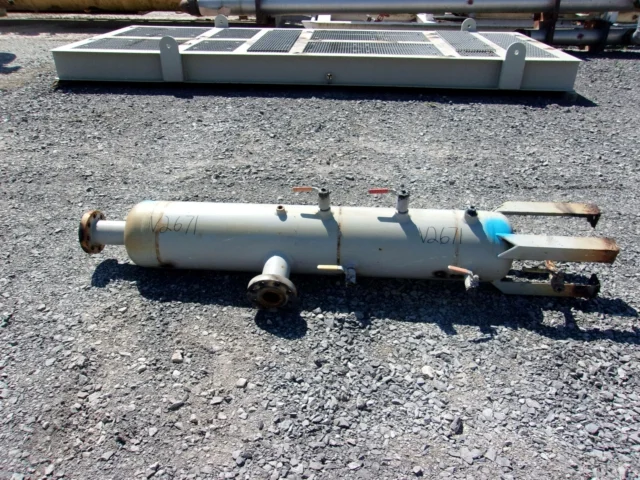 Exterran Vertical Gas Scrubber 12-3/4" OD x 5' S/S — product image 4 of 12
