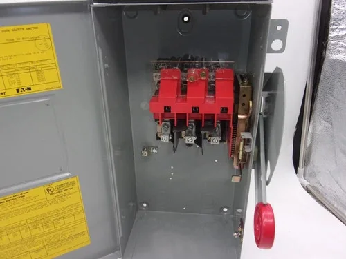 Cutler Hammer DH361URK Heavy Duty Safety Switch 30A 600V 3-Pole Non-Fusible NEMA 3R — product image 5 of 9