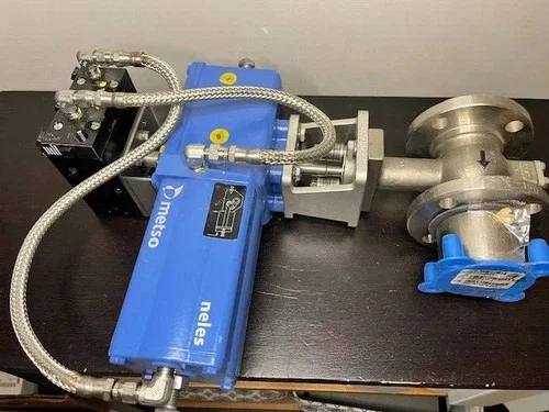 Metso Neles 1.5" V-Port Actuated Ball Control Valve RECA1HCJJST with Positioner — primary product image