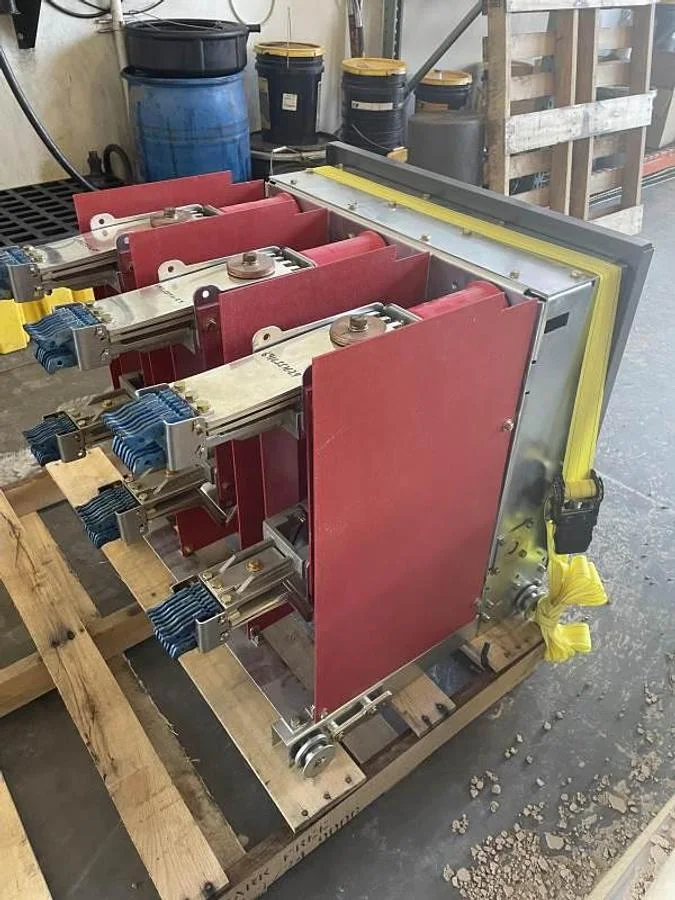 Eaton RPD3K0400 Enclosed Circuit Breaker 400A Frame — primary product image