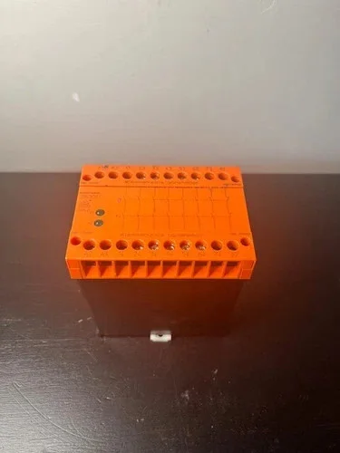 E. Dold & Söhne BN3081.63 Safemaster Safety Relay — primary product image