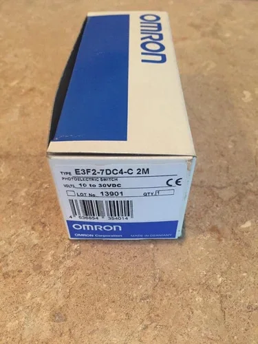 Omron E3F2-7DC4-C 2M Photoelectric Switch — primary product image