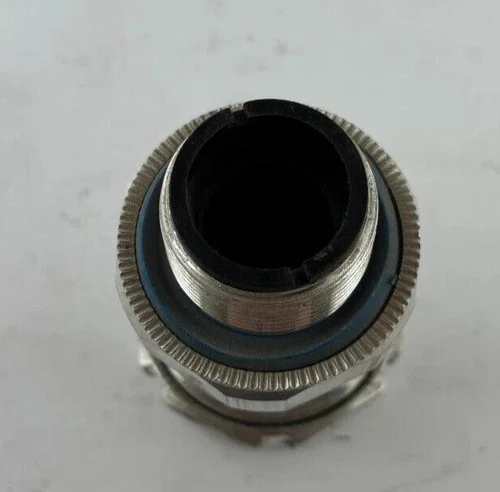 Thomas & Betts Star Teck Extreme STE100 Aluminum Cable Fitting — product image 4 of 5