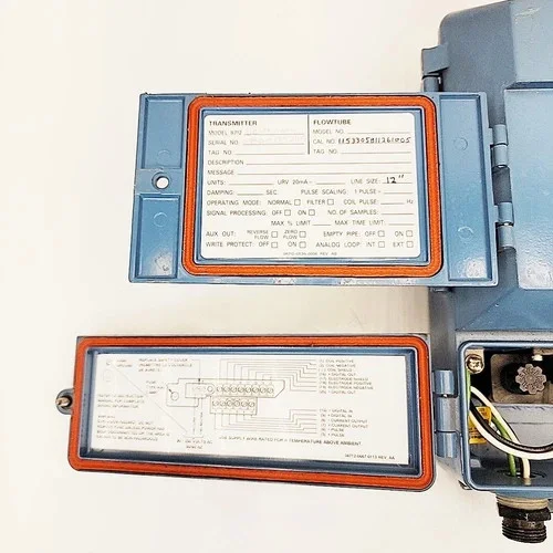 Rosemount 8712DR12N0M4 Magnetic Flow Transmitter — product image 3 of 4