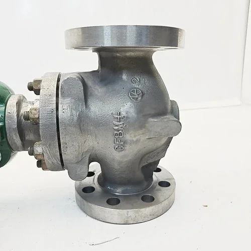 Fisher 2 1/2" ED CL-300 Control Valve CF8M with 667 Size 40 Pneumatic Actuator — product image 4 of 10