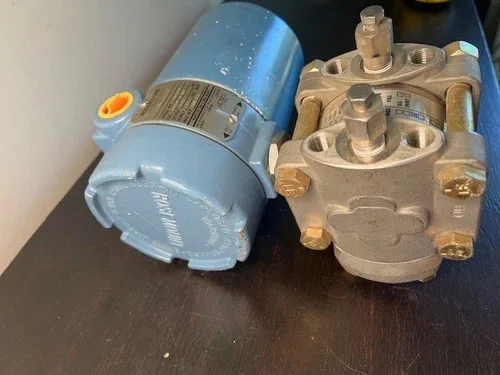 Rosemount 1151DP5E2AM3B3 Differential Pressure Transmitter with Local Display — product image 4 of 7