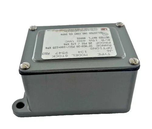 United Electric Type J6 Model 134 Pressure Switch — product image 4 of 7