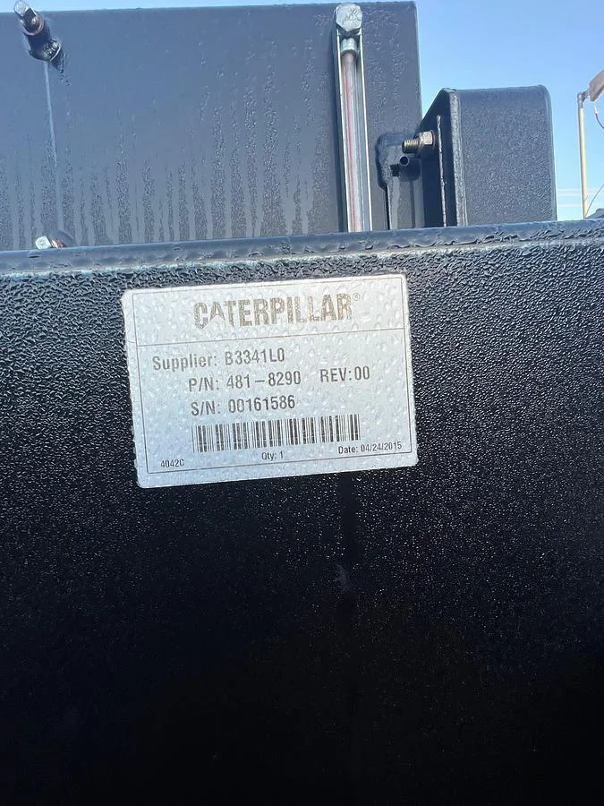 Caterpillar F60 Industrial Radiator Assembly with Fan, P/N 481-8290 — product image 3 of 3