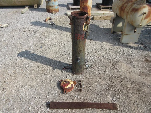 Crall Products Vertical Filter Separator Model 0-8-4-336, 8-5/8" x 42" — product image 9 of 9