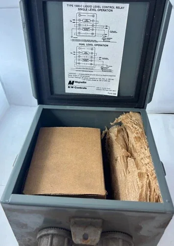 Magnetek B/W Controls 1500-C-L1-S4 Liquid Level Control Relay with Enclosure — product image 3 of 7