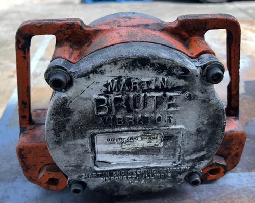 Martin Brute Pneumatic Rail Car Vibrator CCV4-8-2A — product image 2 of 7