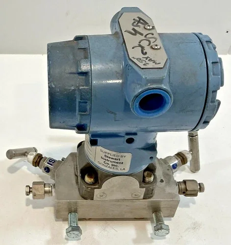 Rosemount 3051CG2A02A1AS5M5 Coplanar Gage Pressure Transmitter with Integral Manifold — product image 4 of 6