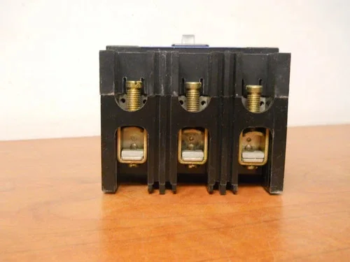 Westinghouse EA3070 70A 240V 3-Pole Molded Case Circuit Breaker — product image 5 of 10