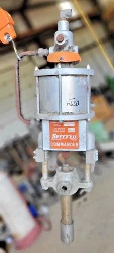 Speeflo Commander Air Powered Airless Sprayer Model 761-200 — primary product image