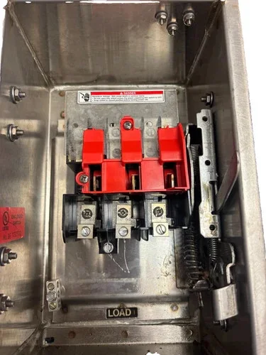 Siemens HNF361S Heavy Duty Safety Switch, 30A, 600V, NEMA 4/4X Stainless Steel — product image 4 of 6