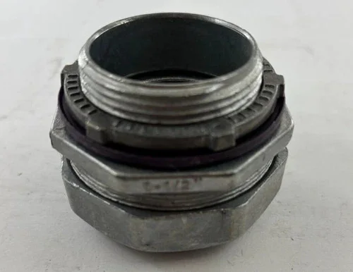 Eaton Crouse-Hinds LT150DC 1-1/2 Inch Straight Liquidtight Connector (Lot of 4) — product image 3 of 6