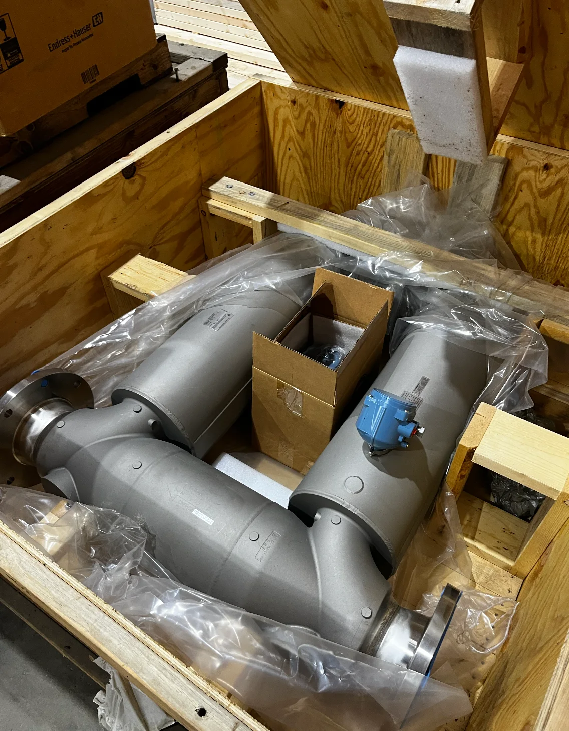 Emerson Micro Motion ELITE CMFHC2M810N2BAEZZZ Coriolis Mass Flow Meter with 2700 Transmitter — primary product image