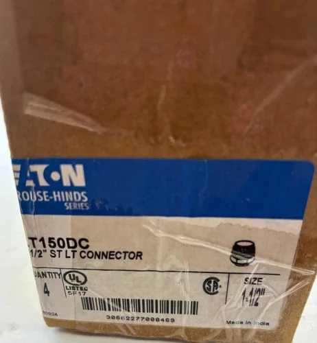 Eaton Crouse-Hinds LT150DC 1-1/2 Inch Straight Liquidtight Connector (Lot of 4) — primary product image