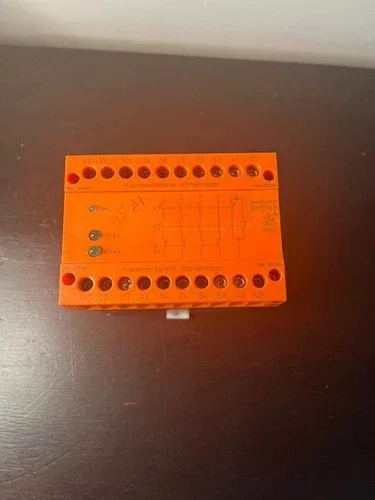 E. Dold & Söhne BN5983.53/61 Safemaster Emergency Stop Safety Relay