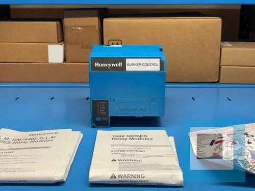 Honeywell RM7840M1017 Automatic Programming Control 120VAC