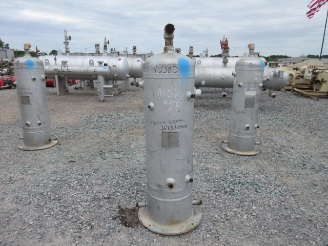 KW International 16" x 3' Vertical Blowcase Pressure Vessel