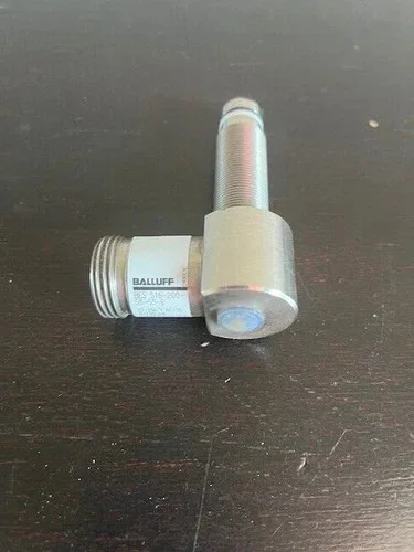 Balluff BES 516-200-S6-S5-E Proximity Sensor Right Angle Switch