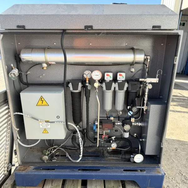 Generon Self-Contained Portable Nitrogen Generator with 14 HP Diesel Engine Driven Feed Air Compressor