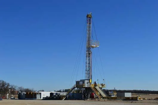 HRI 1000E 1000 HP Workover-Drilling Rig 7